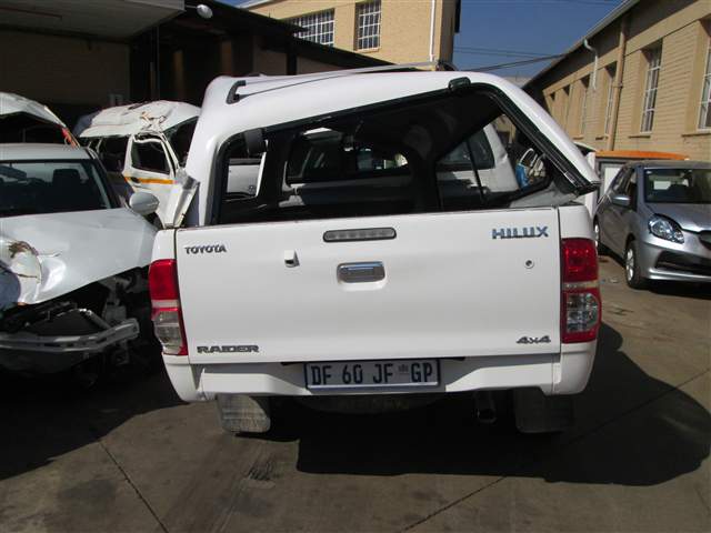 salvage toyota hilux 4x4 #4